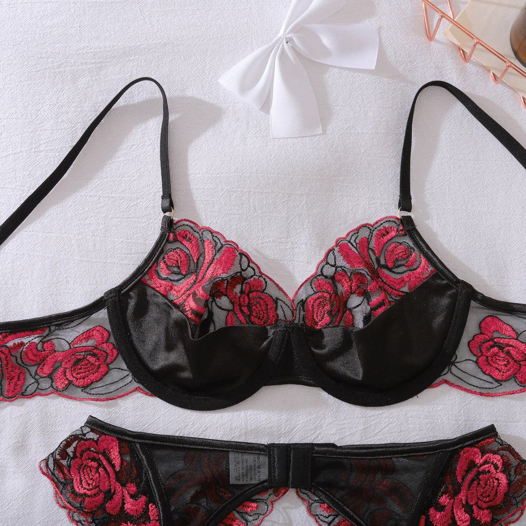Flesuah Rafella – 3-teiliges Dessous-Set mit Rosenstickerei & Straps