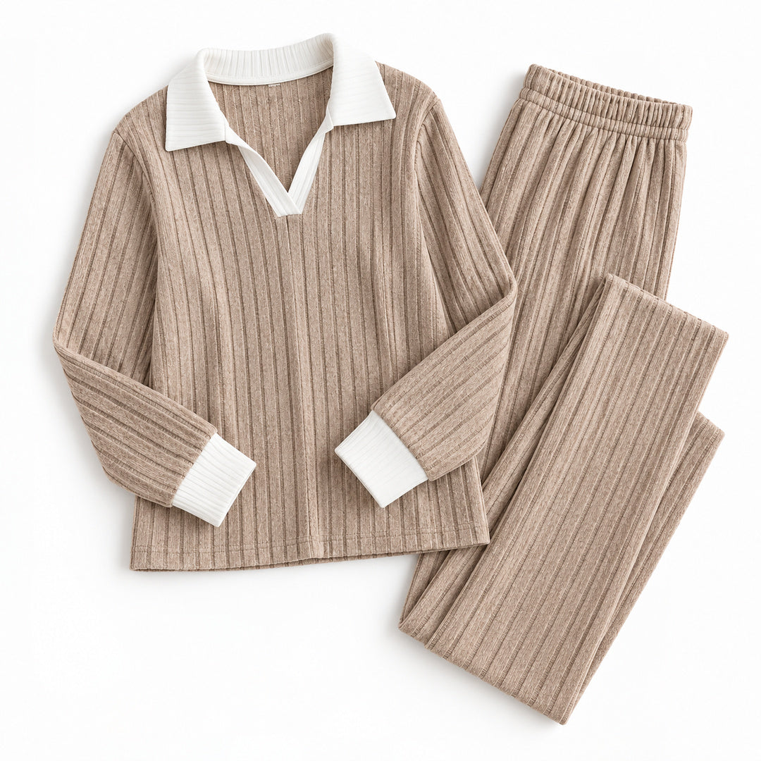 Romy – Damen-Lounge-Set mit Kontrastkragen