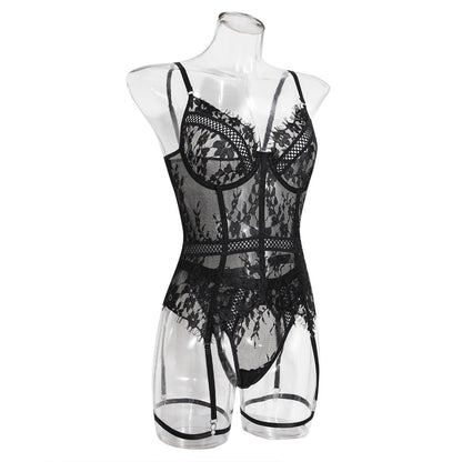 Flesuah Noyle – Verführerischer Spitzen-Body mit Cut-out-Details