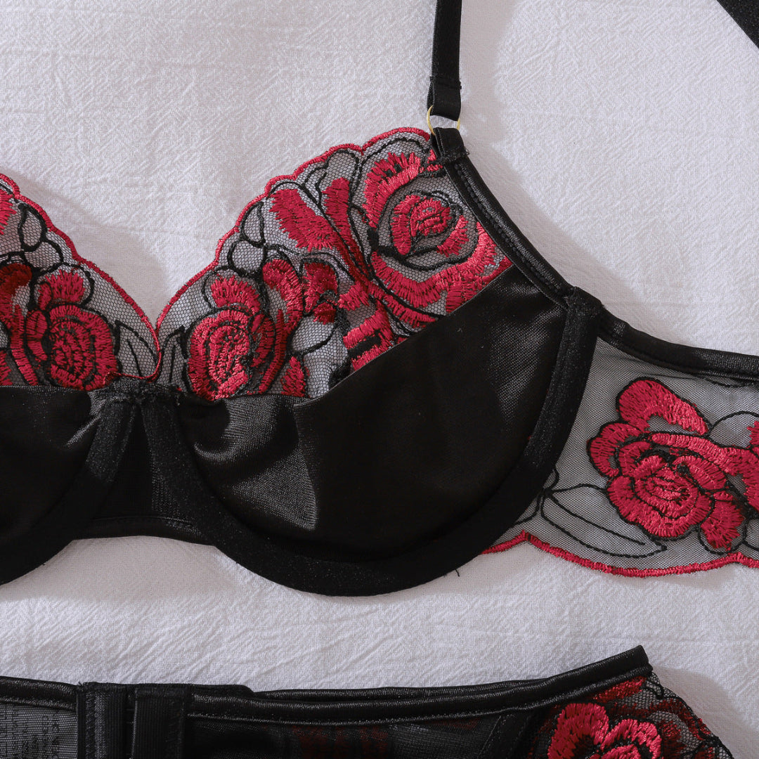 Flesuah Rafella – 3-teiliges Dessous-Set mit Rosenstickerei & Straps