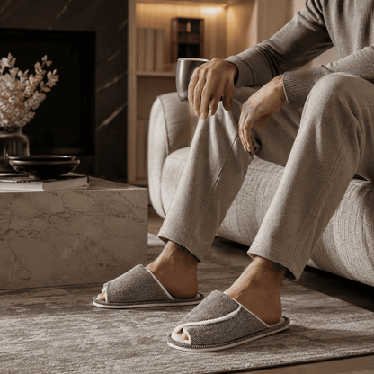 Flesuah Slipper Man - Einstellbare Hausschuhe mit atmungsaktivem Material