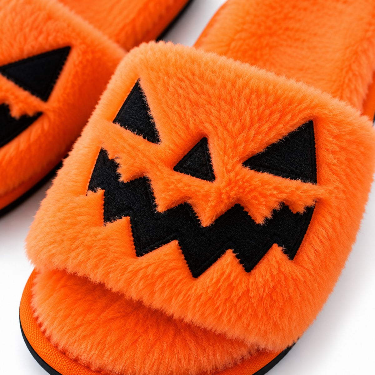 Flesuah Jacky – Kuschelige Halloween-Hausschuhe