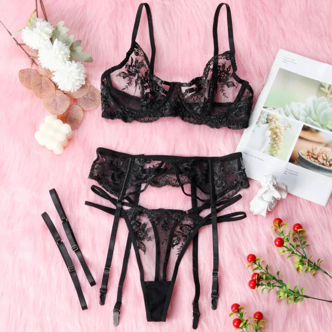 Flesuah Azelia – 4-teiliges Dessous-Set mit Spitze & Morgenmantel