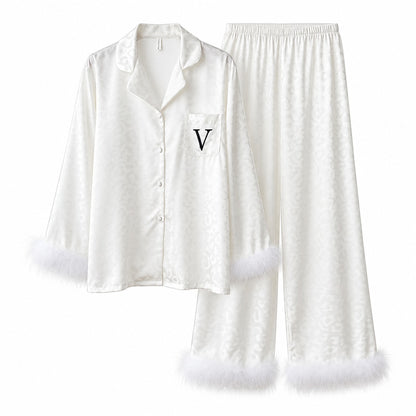Flesuah Valeria – Damen Pyjama-Set in Satinoptik mit Federdetails